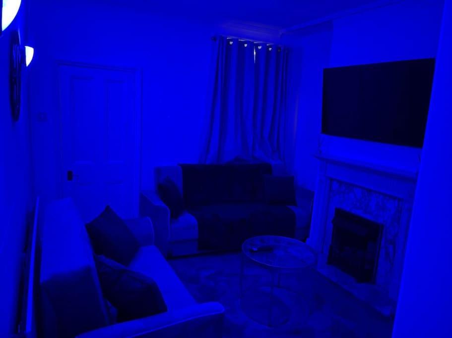 3 Bedrooms Comfortable Home With Jacuzzi Hot Tub Sleeps 10 레스터 외부 사진